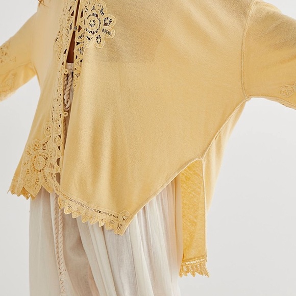 NEW FREE PEOPLE "Lydia" Lemon Tart Battenburg Lace Oversized Button Front Blouse - Picture 8 of 13